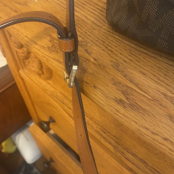 Michael Kors purse - Picture 5 of 16